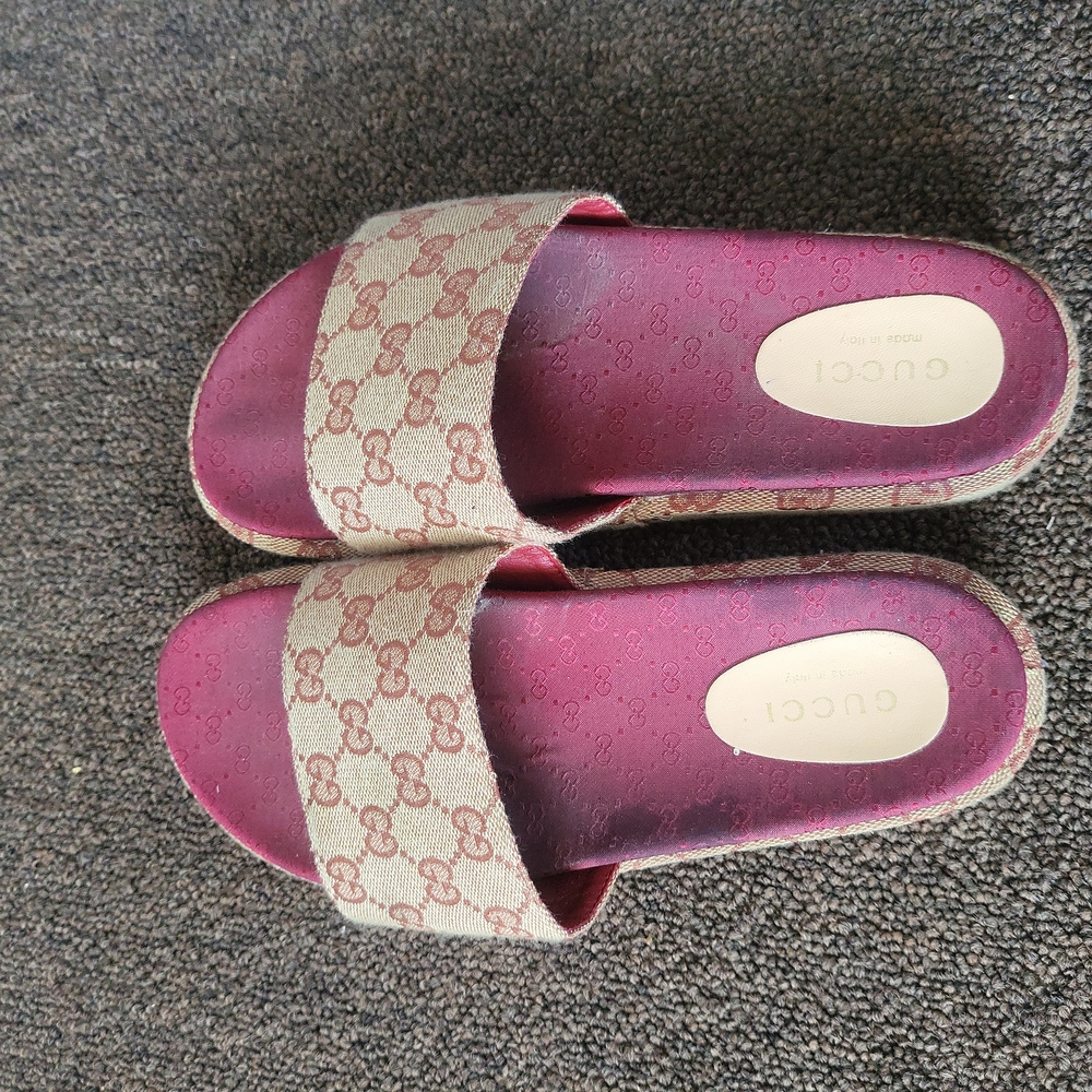 Shoe
